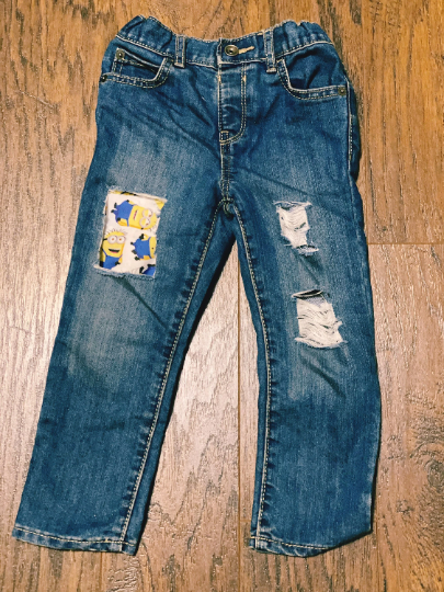 Distressed/Ripped Minions Skinny Jeans